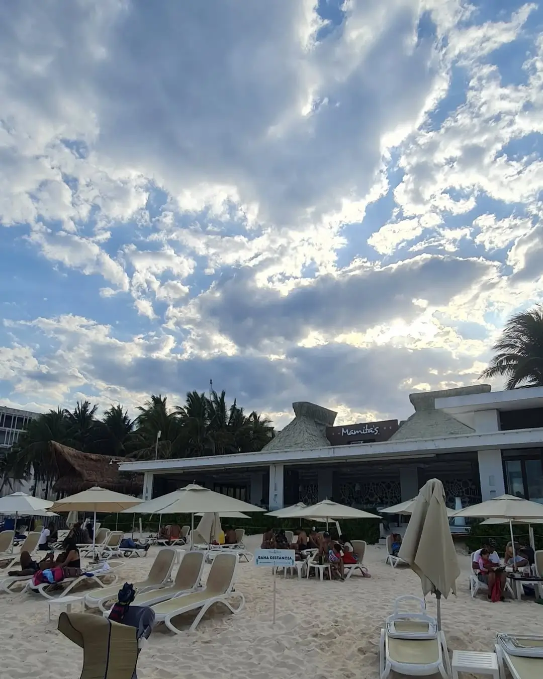 beach club playa mamitas en playa del carmen